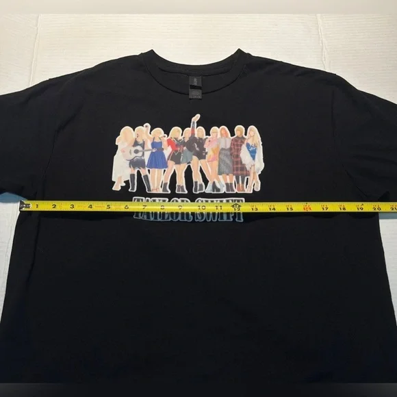 Taylor Swift Crewneck Black Short-Sleeve T-shirt Size Large, Unisex - Picture 4 of 6